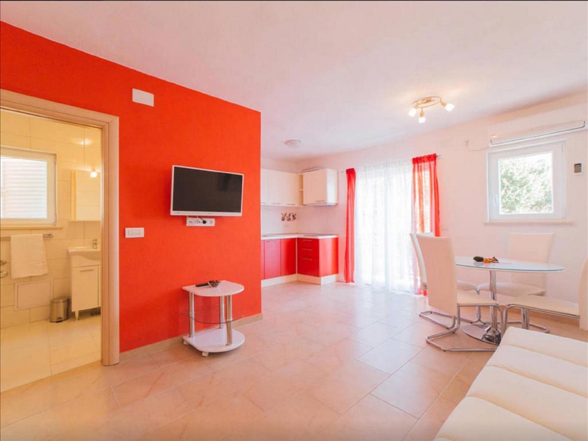 House Karlo Apartments โอมิช ภายนอก รูปภาพ