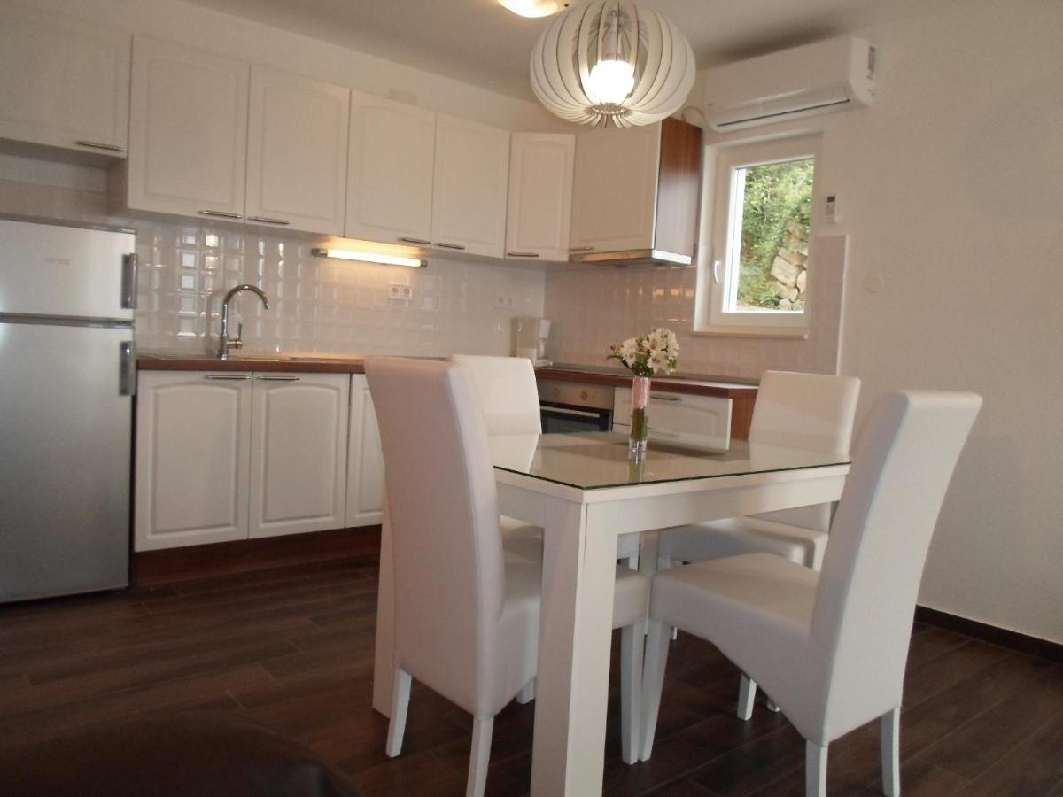 House Karlo Apartments โอมิช ภายนอก รูปภาพ
