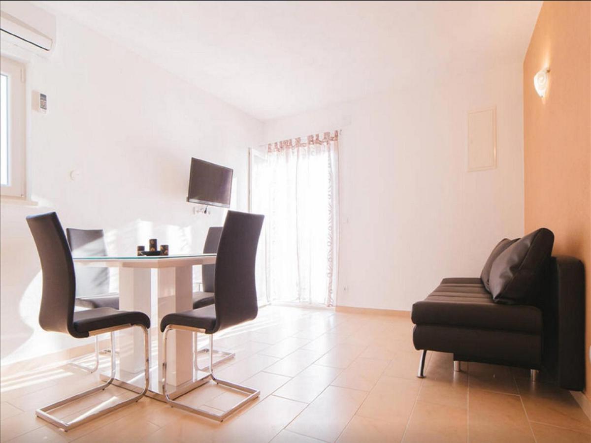 House Karlo Apartments โอมิช ภายนอก รูปภาพ