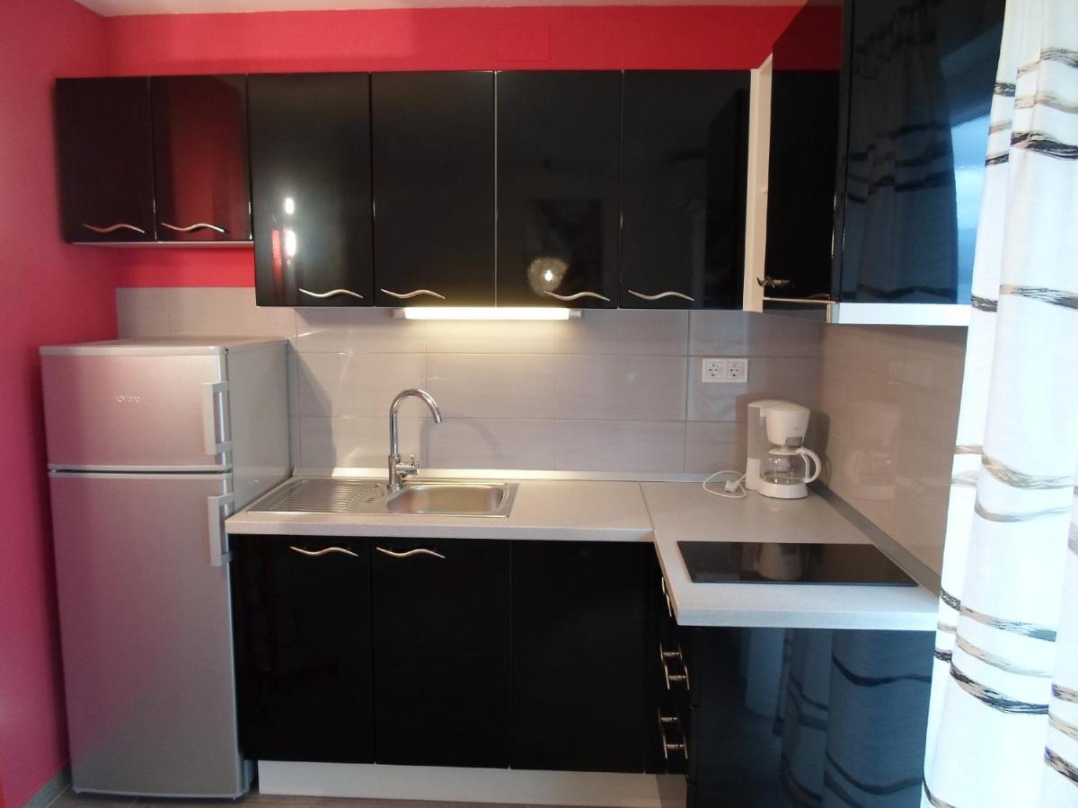 House Karlo Apartments โอมิช ภายนอก รูปภาพ