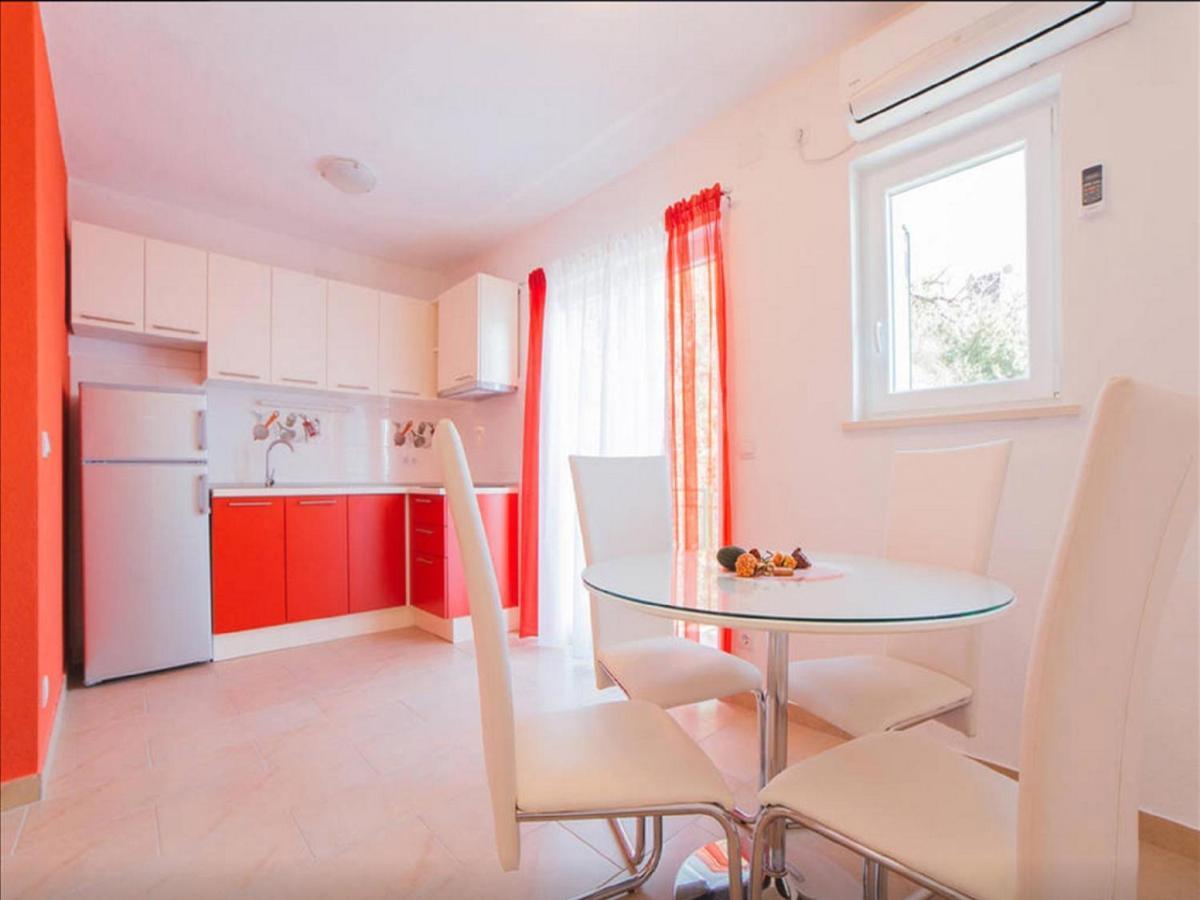 House Karlo Apartments โอมิช ภายนอก รูปภาพ